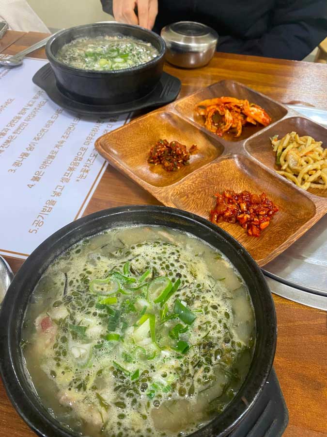 제주도-맛집-성산흑돼지두루치기-몸국-후기-18.jpg