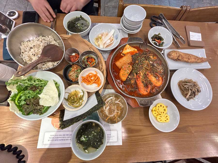 제주도-한식-맛집-고집돌우럭-중문점-후기-12.jpg