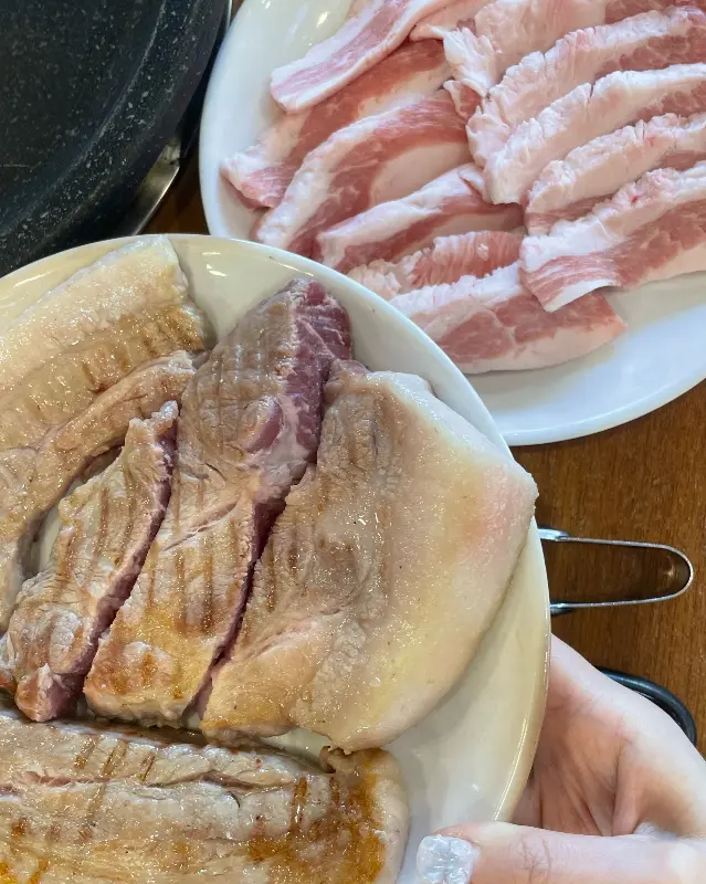 흑돼지 오겹살 근접샷