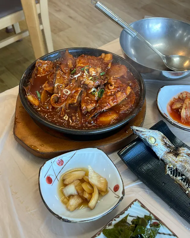 갈치조림과 밑반찬