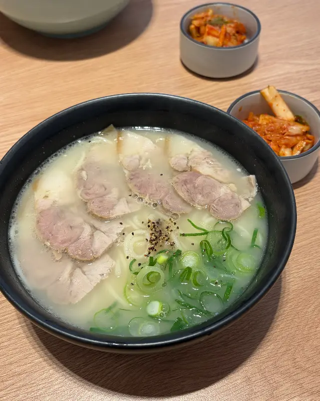 고기국수와 깍두기