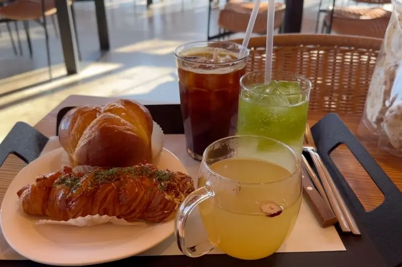 이끼숲소길 에이드와 마농 소금빵