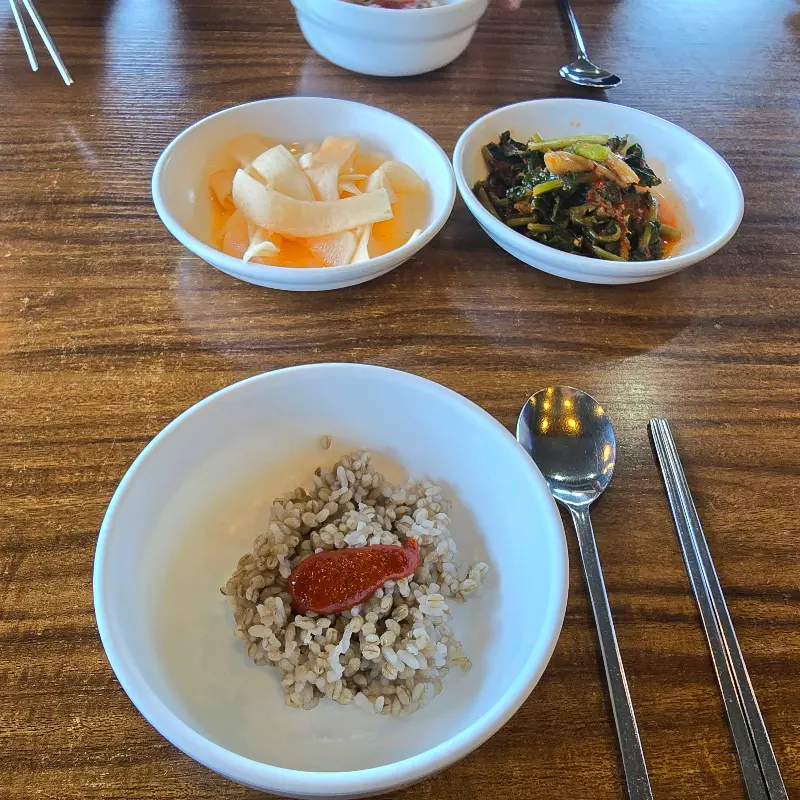 제주옹심이메밀칼국수 밑반찬