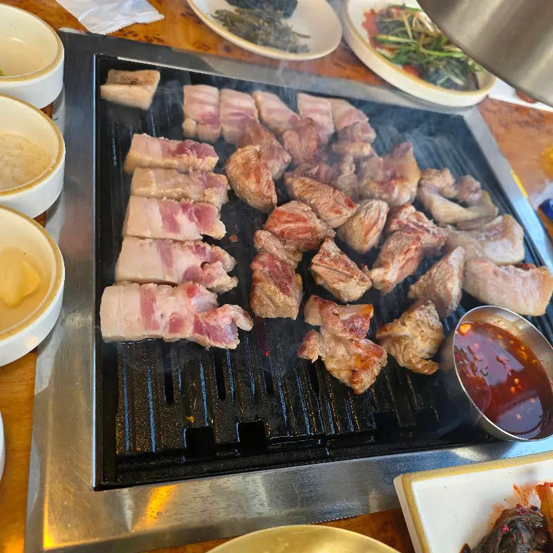 만월 숯불구이 흑돼지 삼겹살