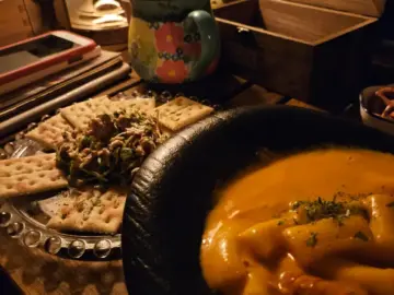 노을빛 외도 바다, LP 선율에 취하는 제주도 혼자 여행객의 아지트 같은 뮤직바 맛집