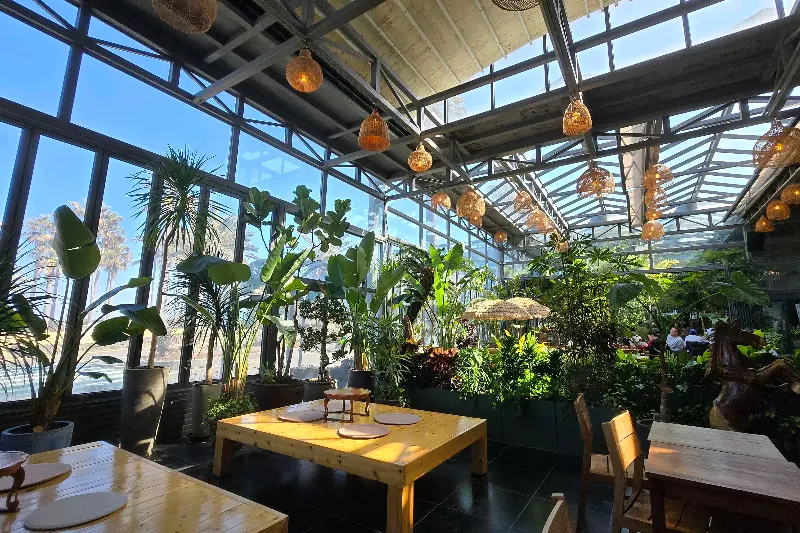 카페 내부 전경