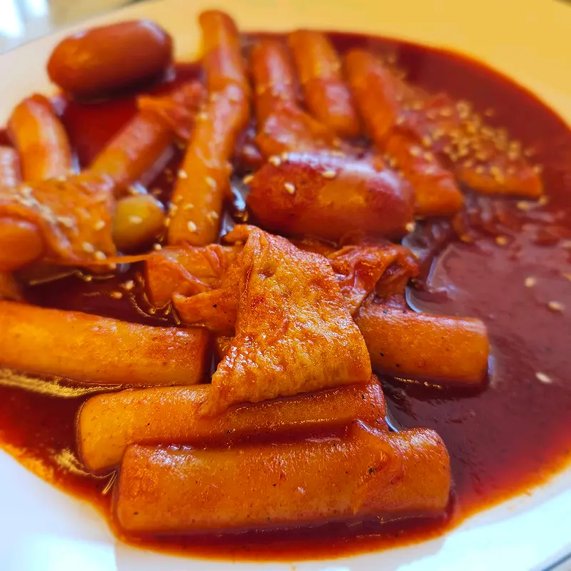 윤기가 흐르는 떡볶이