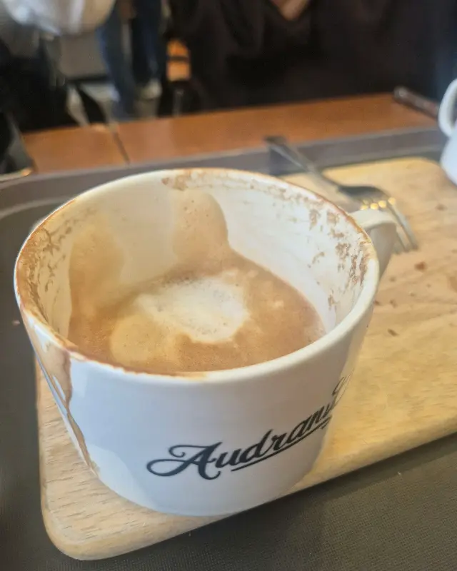 오드랑베이커리 머그컵