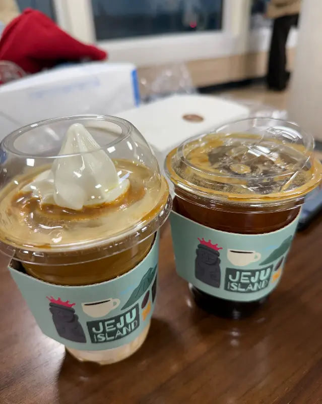 폴바셋 제주공항점에서 판매하는 제주 한정 음료