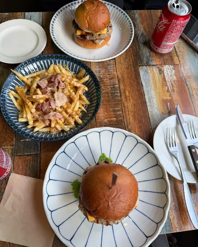 88버거와 감자튀김