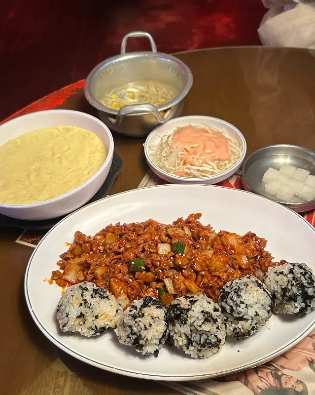 오돌뼈, 계란찜, 주먹밥