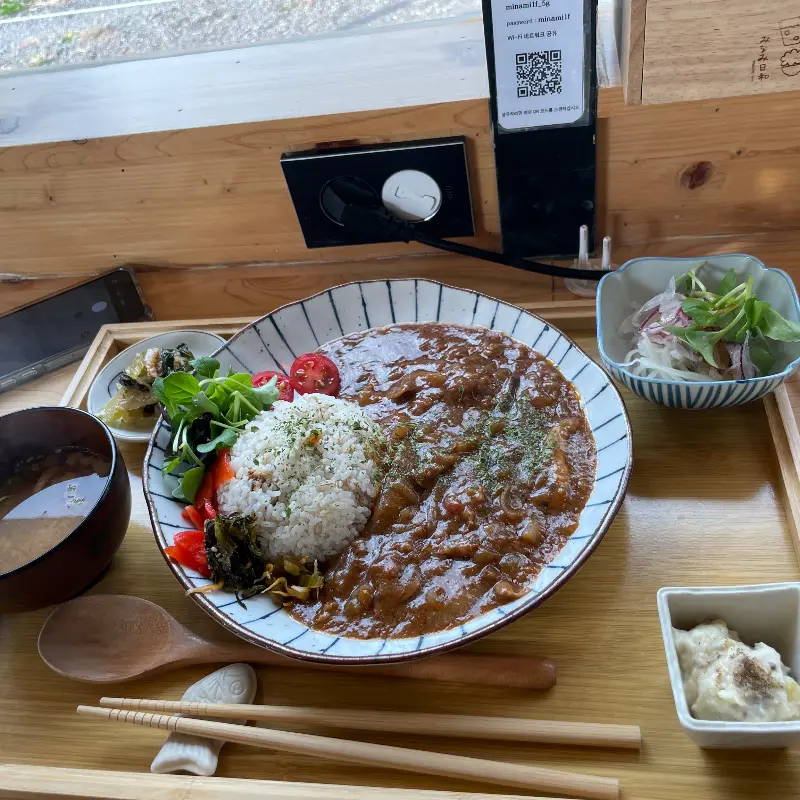 깔끔한 식당 내부