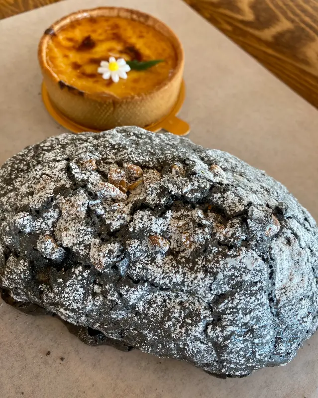 현무암빵과 타르트