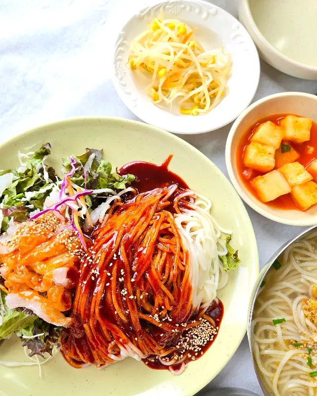 회국수와 성게국수의 환상적인 조합