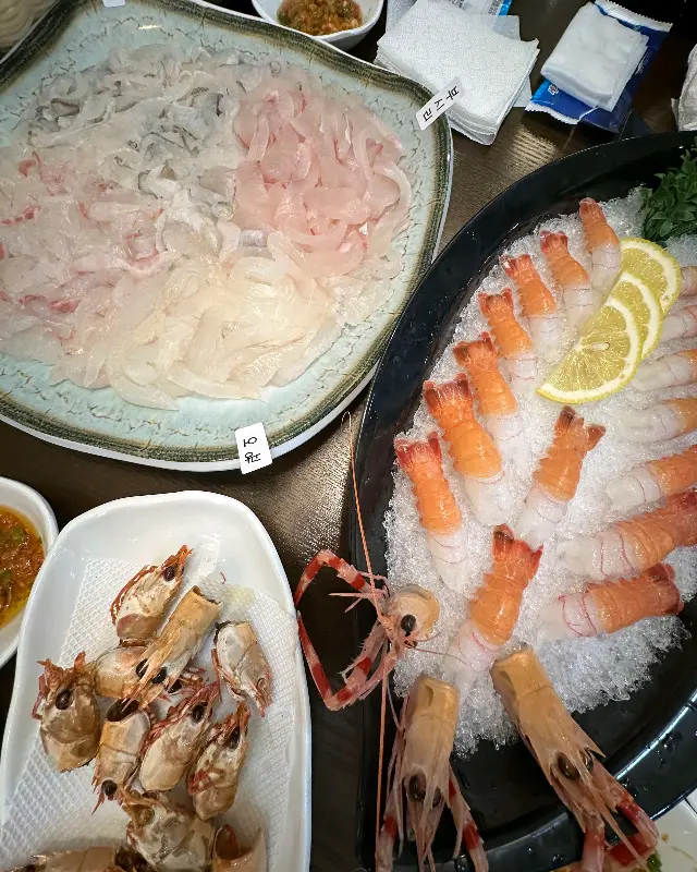 신선함이 가득한 해산물 모듬