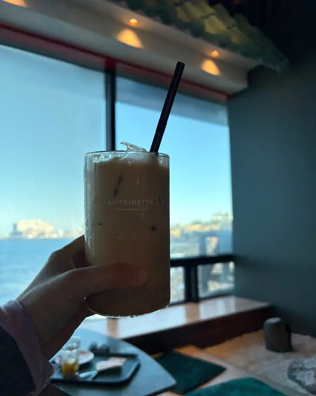 앙뚜아네트 아이스 라떼