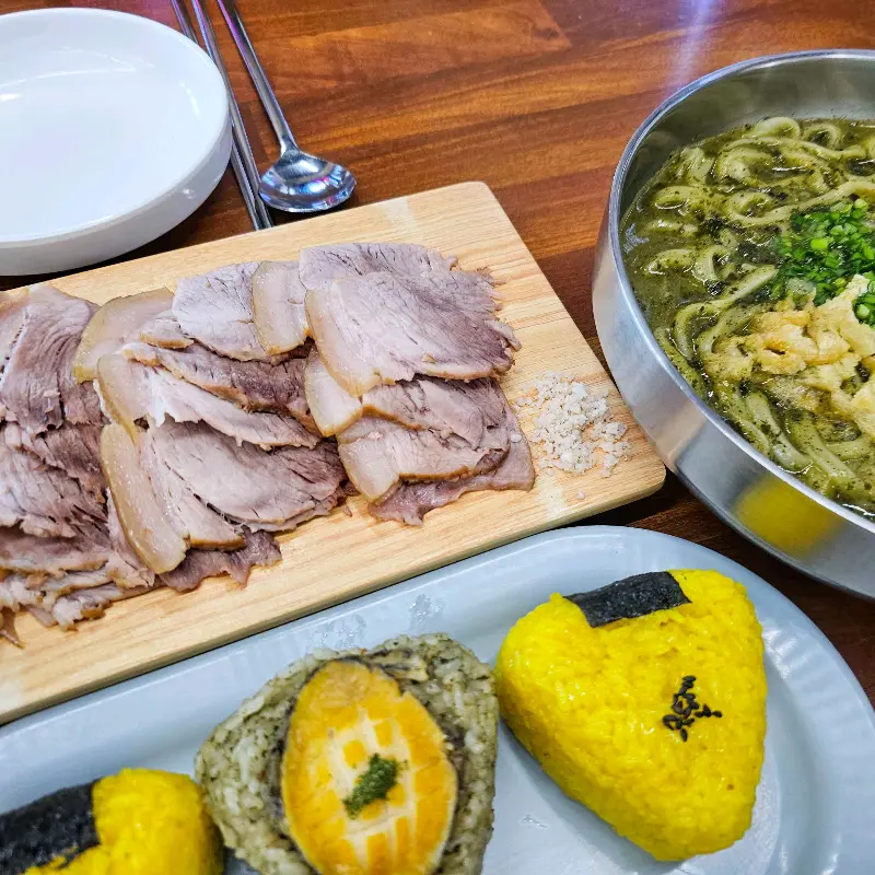 도담밥, 잔칫고기, 칼국수 한상차림