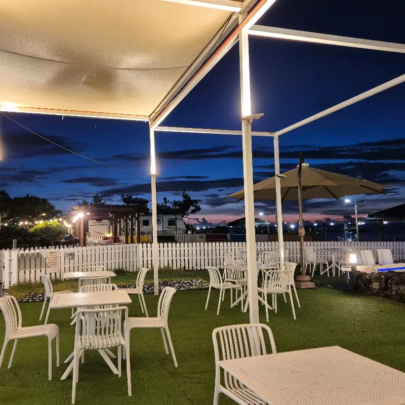 카페 야외 테라스