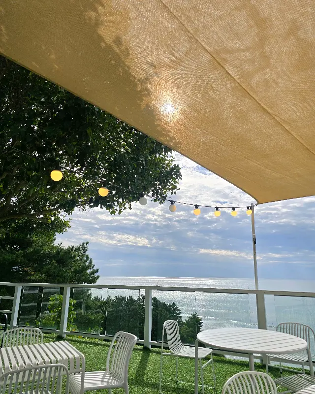 카페 야외 테라스