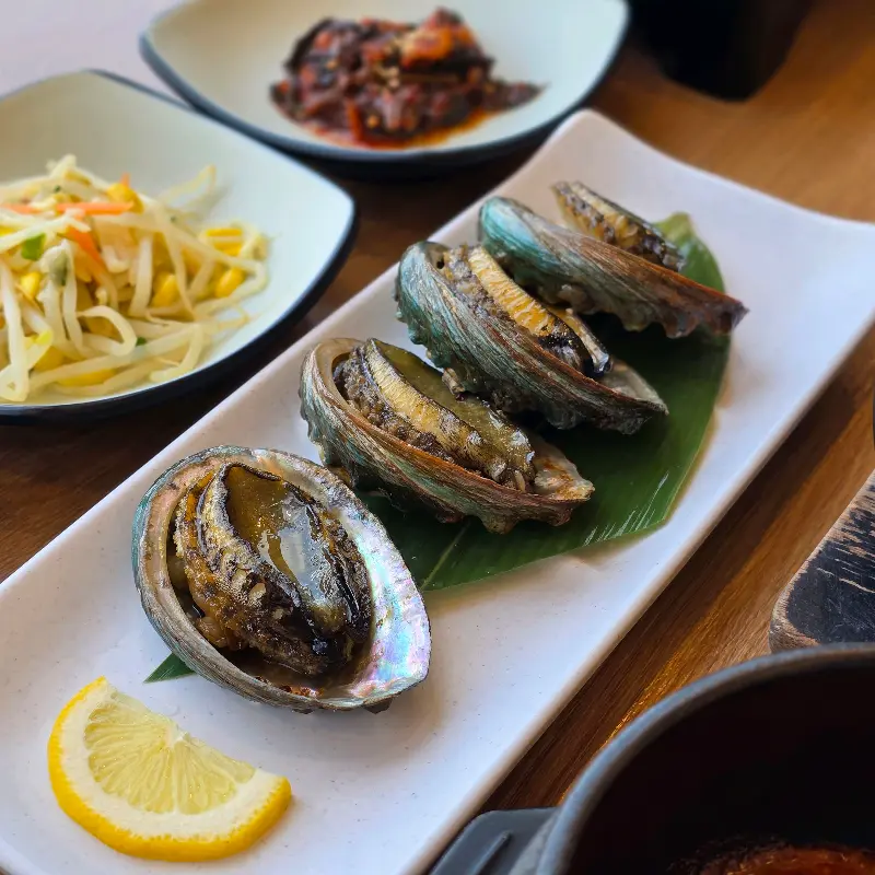 신선한 전복 구이