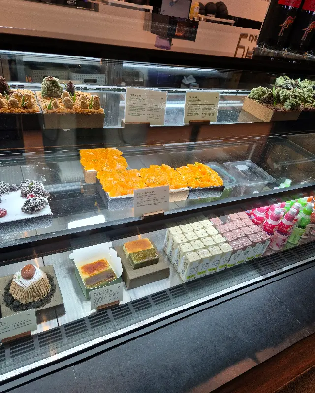 청수당 애월점 디저트 쇼케이스