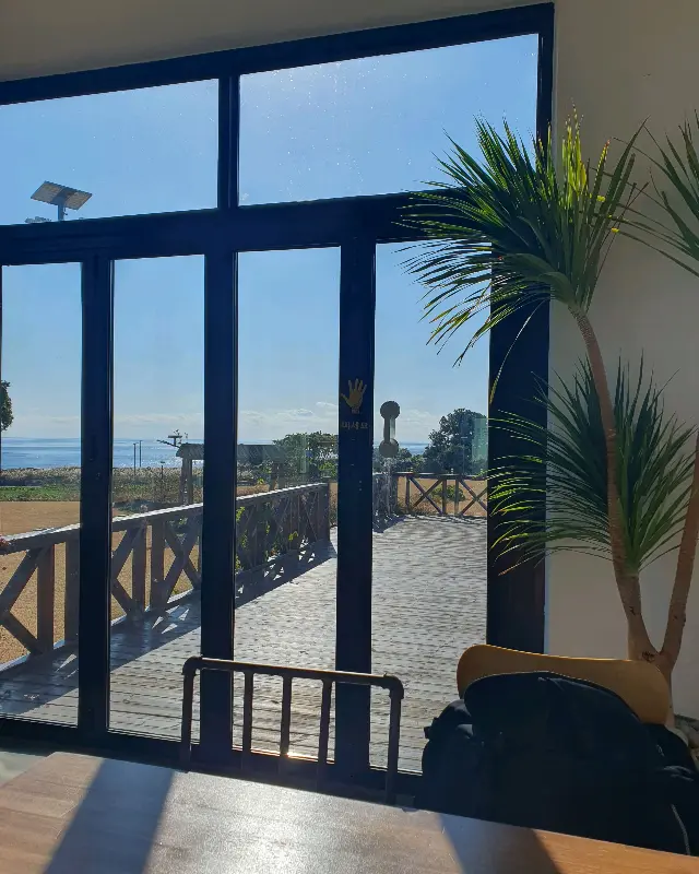 싱그러운 녹차라떼와 부드러운 카이막