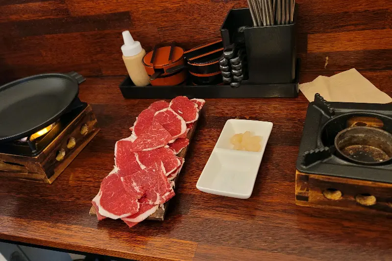 말고기 샤브샤브 테이블 세팅