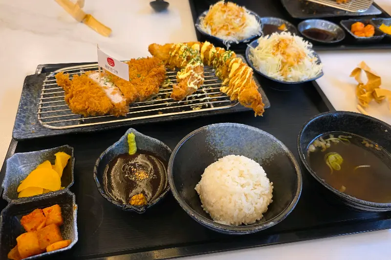 겉바속촉 흑돼지 돈까스