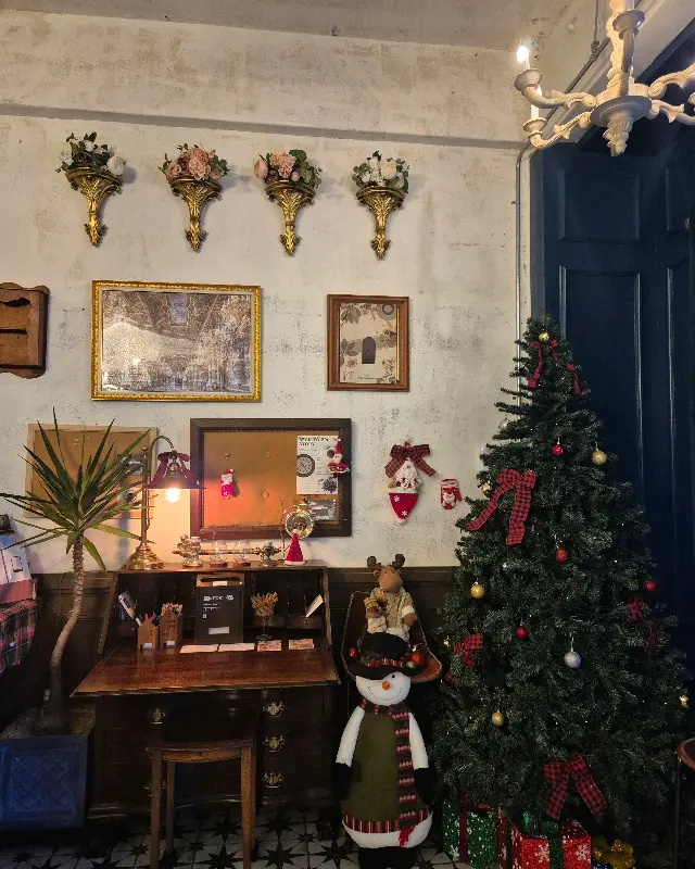 2층에서 바라본 바다 풍경