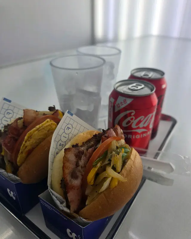 피즈버거와 음료