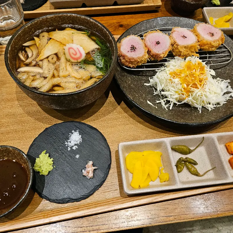 안심카츠와 우동 정식