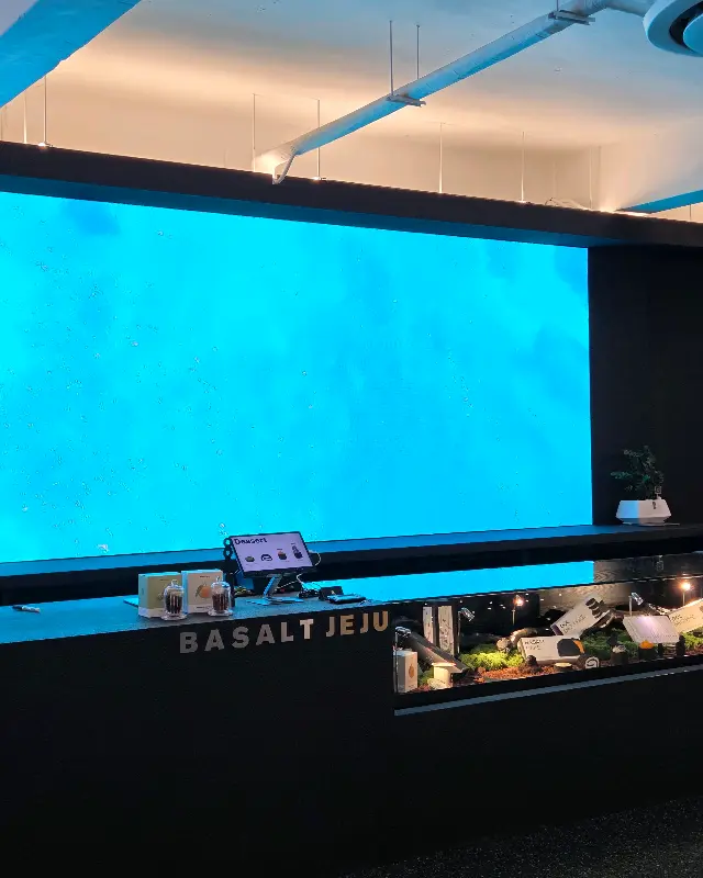 제주 바다를 담은 LED 화면