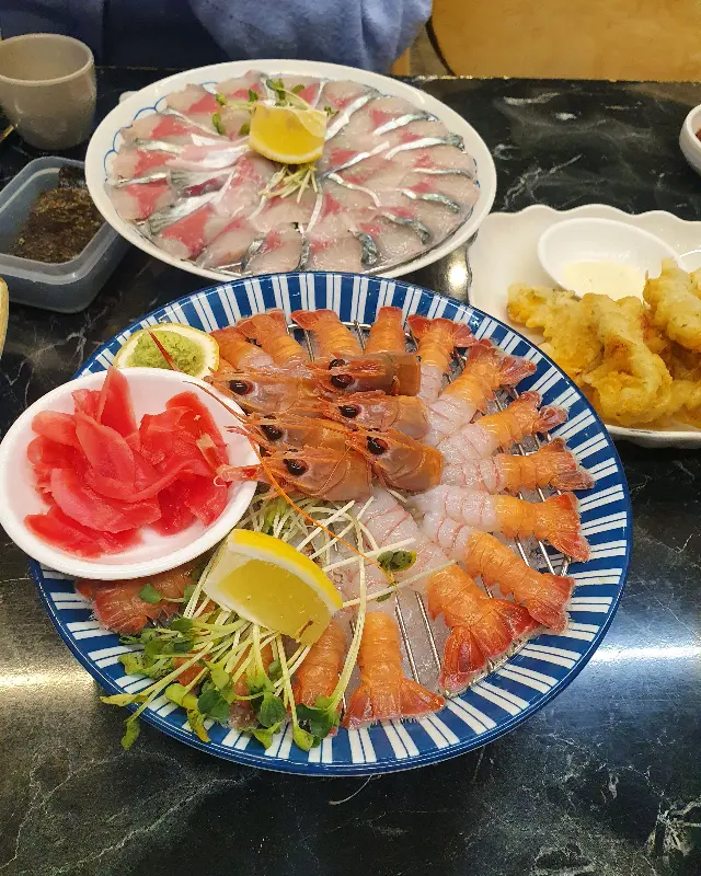 싱싱한 고등어회와 딱새우회