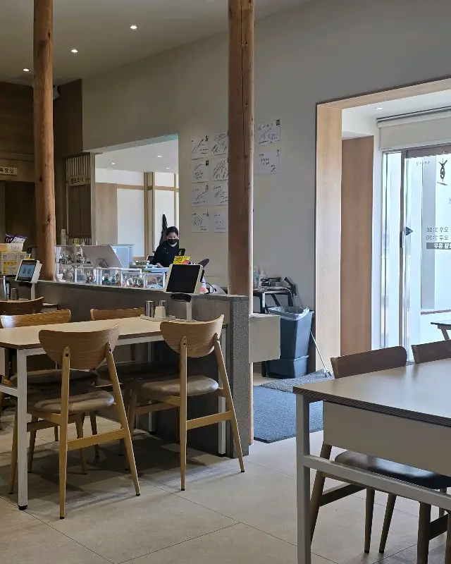 푸짐한 해장국 건더기