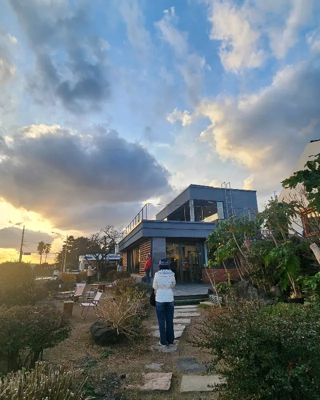 카페 서연의 집 외부 전경