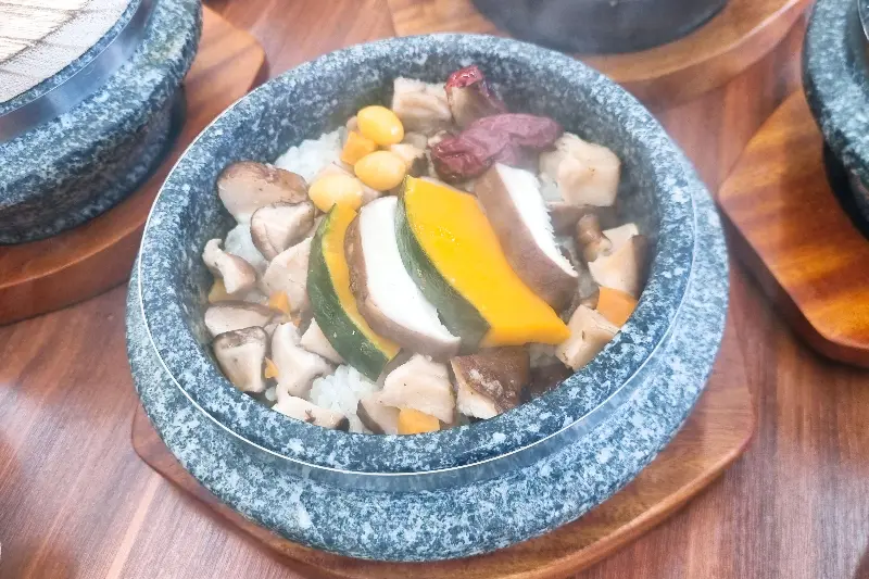 한라버섯 솥밥