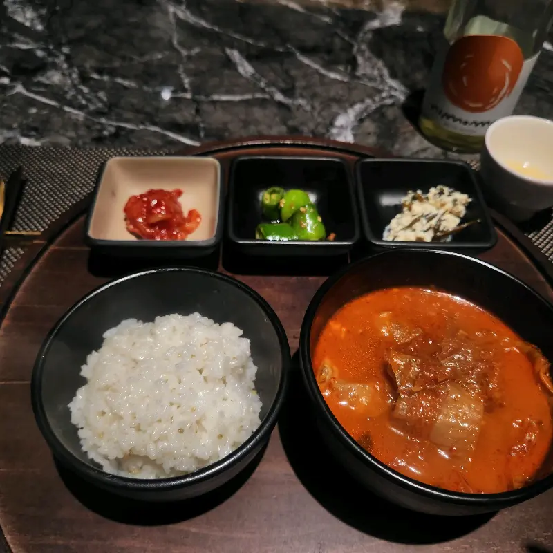 깔끔한 테이블 세팅