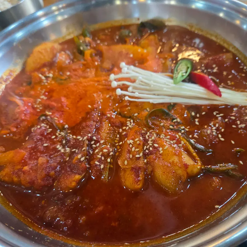 매콤한 양념이 쏙 밴 순살 갈치조림