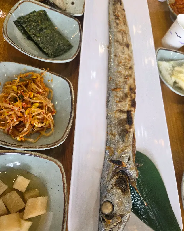 갈치 해체쇼! 먹기 좋게 손질해 주시는 친절한 직원분들