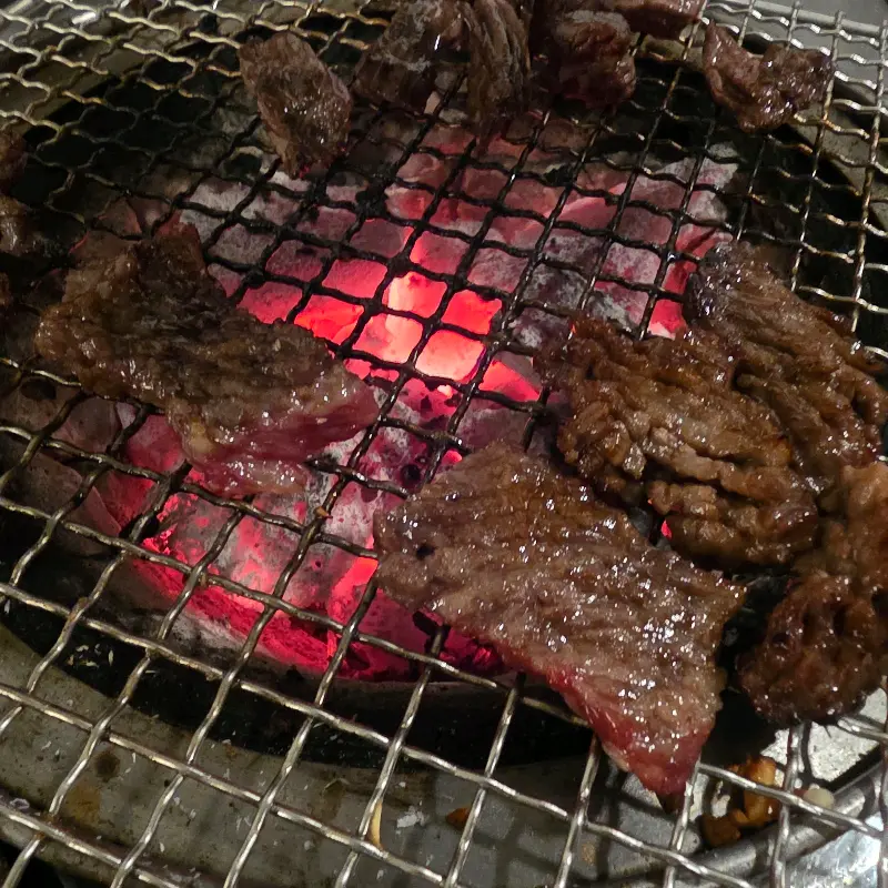 노릇하게 구워진 마농갈비