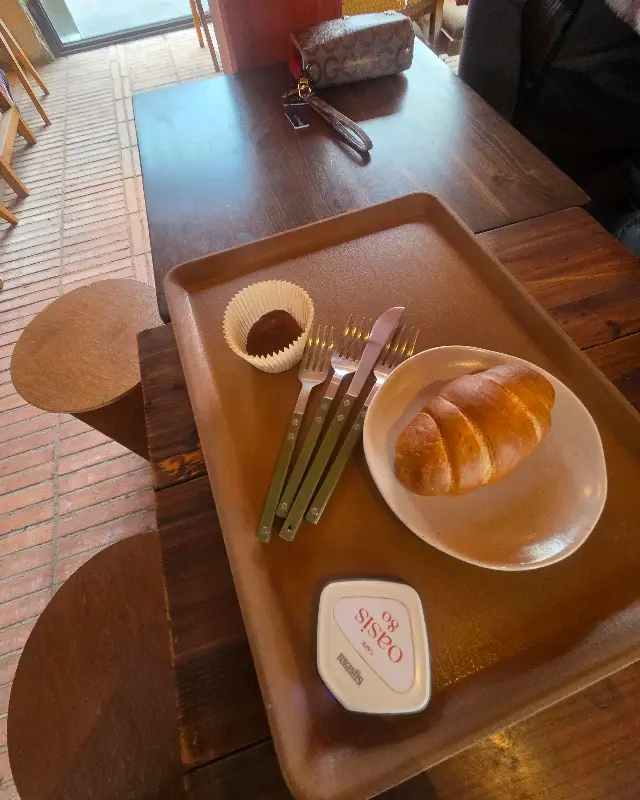 카이막 밀크와 소금빵