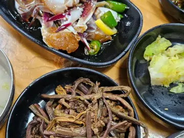 성산의 숨겨진 보석, 만덕이네에서 맛보는 승리의 갈치조림 맛집 향연