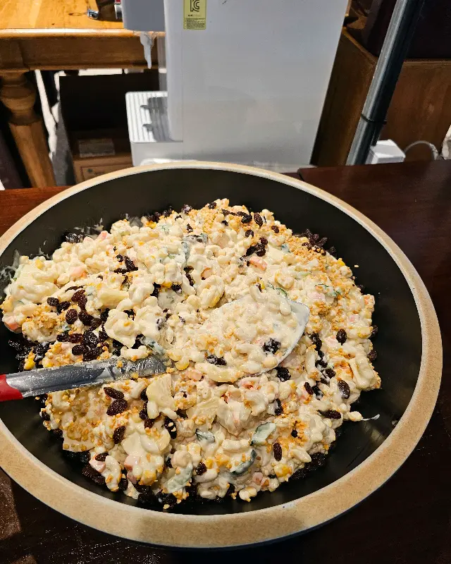 샐러드바에 준비된 샐러드