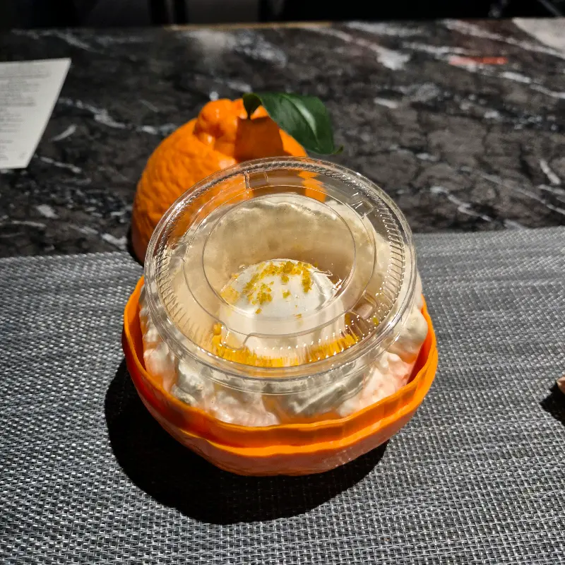 잘 구워진 흑돼지 오겹살과 갈매기살