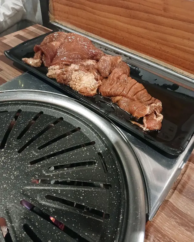 접시에 담긴 통갈비