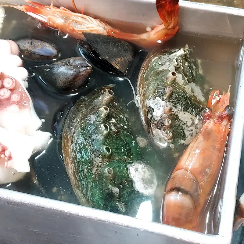 칼국수 면과 해산물