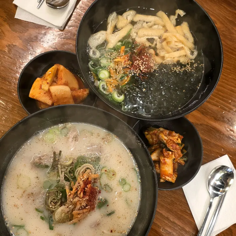 고기국수와 멸치국수