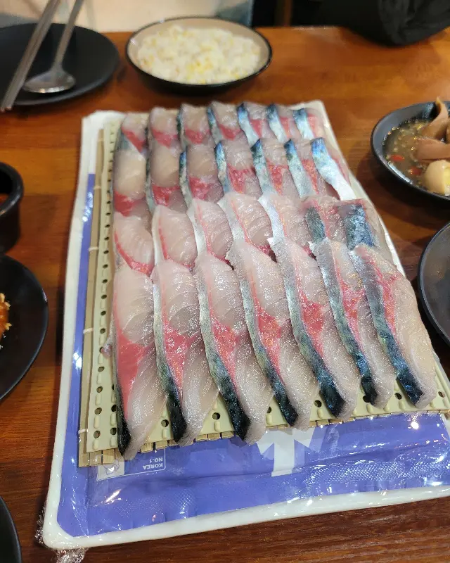 고등어회 한 상 차림