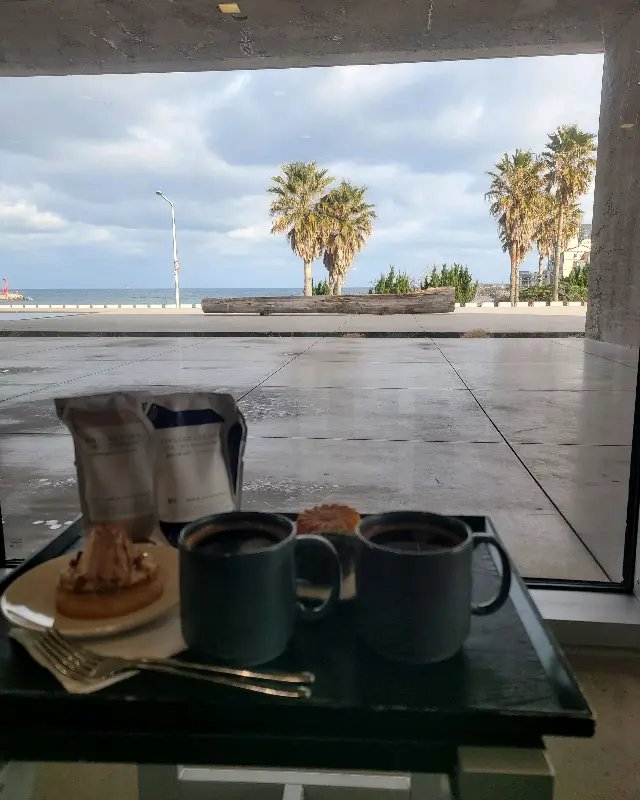 해안 도로를 따라 드라이브