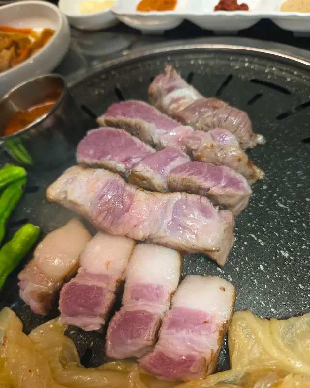 불판 위의 흑돼지